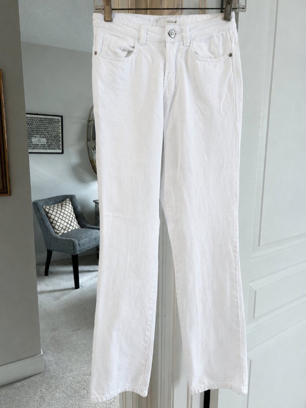 Zara White Mid-Rise Straight Leg Jeans | Size 2 | 100% Cotton